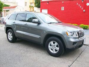 JEEP GRAN CHEROKEE LAREDO LUJO  ÚNICO DUEÑO