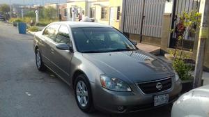 Nissan Altima Familiar 