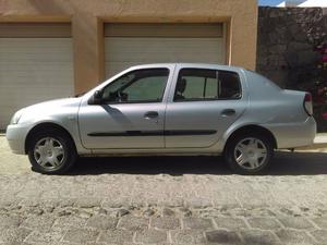 Nissan Platina Sedán  Estandar