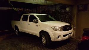TOYOTA HILUX SR  IMPECABLE