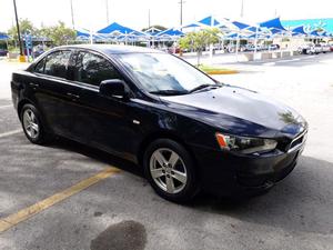 Excelente Automóvil Mitsubishi Lancer 