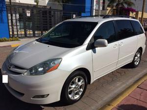 Toyota Sienna Minivan 