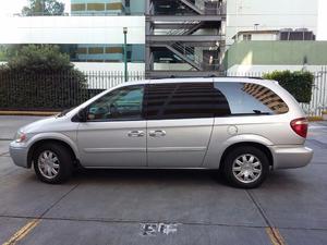 Chrysler Town & Country Minivan 