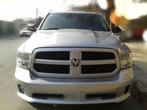 RAM HEMI SPORT 4X2 5.7L V PLATA BRILLANTE