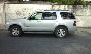 Ford Explorer Familiar 