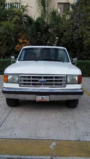 Ford F-250 Familiar 