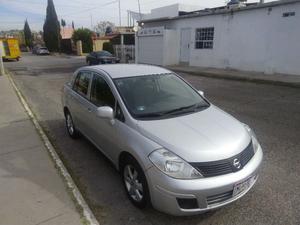 Nissan Tiida Sedán 