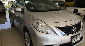 Nissan Versa ()