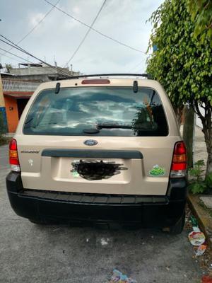 Ford Escape Familiar 