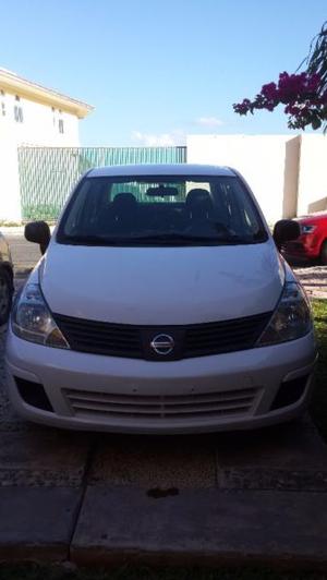 Nissan Tiida Sedán 