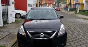 Nissan Versa ()