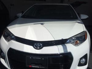 Toyota Corolla Sedán 