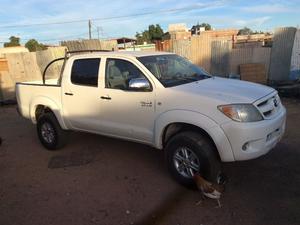 Toyota Hilux Familiar 