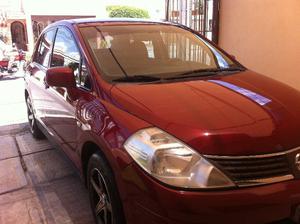 Nissan Tiida Sedán  aut clima cd seguros electricos