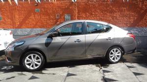 Nissan Versa Sedán 