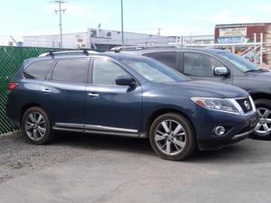 Nissan Pathfinder SUV 