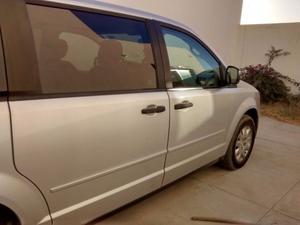 Chrysler Town & Country Minivan 