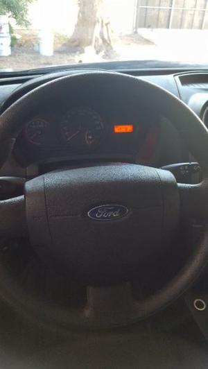Ford Fiesta Ikon  Impecable, al día.