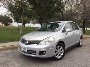 Nissan Tiida Sedán 