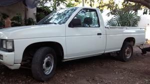 Nissan Pick-Up cama larga 