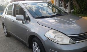 Nissan Tiida Sedán  std clima cd seguros elect.