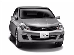 Nissan Tiida  estrena para UBER o uso PROPIO