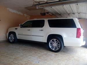 Cadillac Escalade ESV 5p Platinum aut q/c 4x4 DVD R-22