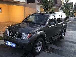 Nissan Pathfinder SUV 