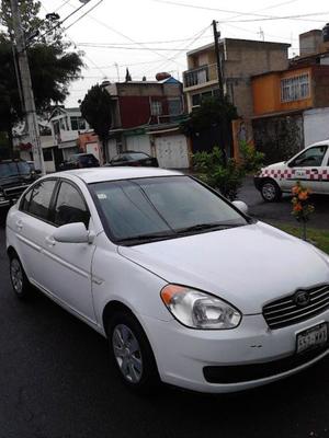 Dodge Attitude Sedán 