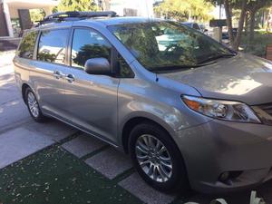 Toyota Sienna Minivan 