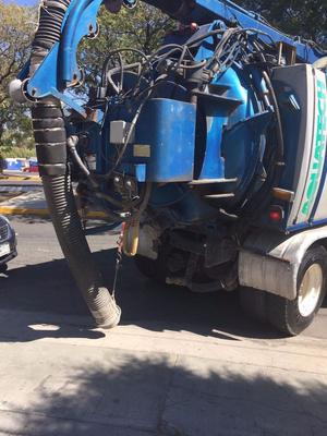 Ford F-800 VACTOR