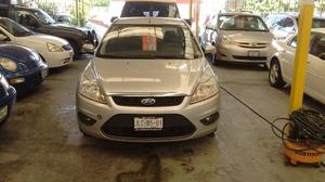 Ford Focus Ambiente  Plata, $, Financiamiento.!