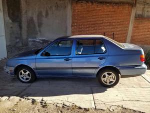 Volkswagen Jetta 4p GL aut