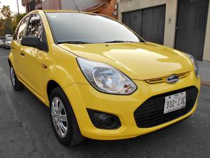 Ford Ikon 5P HB Ambiente L4 16 Man A/A