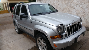 JEEP Liberty , Piel, Automática CUIDADÍSIMA!!