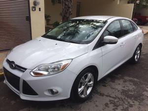 Ford Focus SE  At