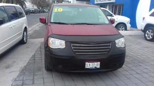Chrysler Town & Country  touring signature series