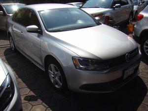 Volkswagen Jetta 4p Style 2.5 aut