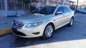 Ford Taurus Sedán 