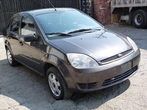 Ford Fiesta Sedán 