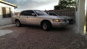 Ford Grand Marquis Sedán 