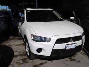 Mitsubishi Outlander SUV 