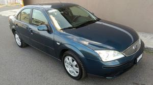 Ford Mondeo Core  aut 4 cilindros