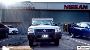Nissan NP300 Estacas