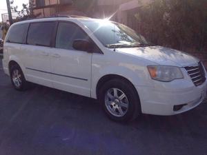 CHRYSLER TOWN & COUNTRY LX 