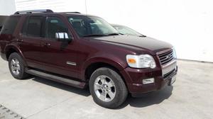 Ford Explorer 4x2 de lujo 