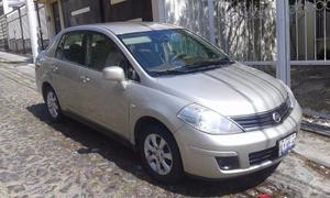 Nissan Tiida Sedán 