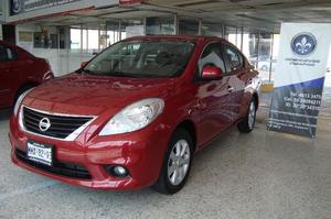 Nissan Versa Sedán  Excelentes Condiciones