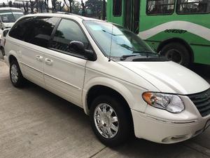 Chrysler Town & Country Familiar 