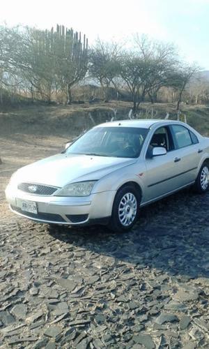 Ford Mondeo Sedán 